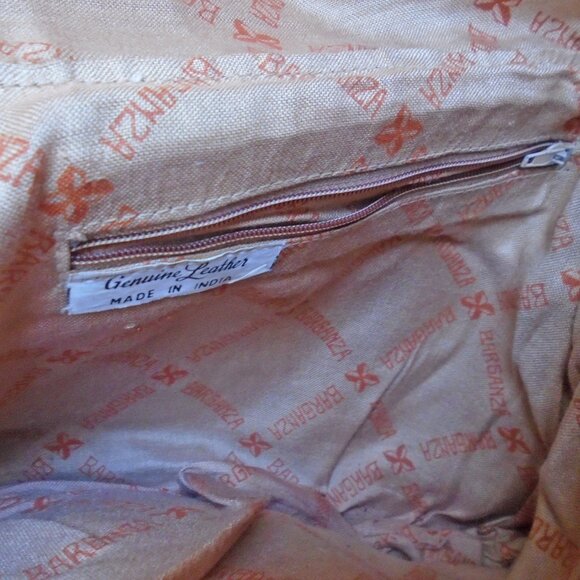 Boho Leather Shoulder Bag is a 70s Vintage Purse - Picture 6 of 12